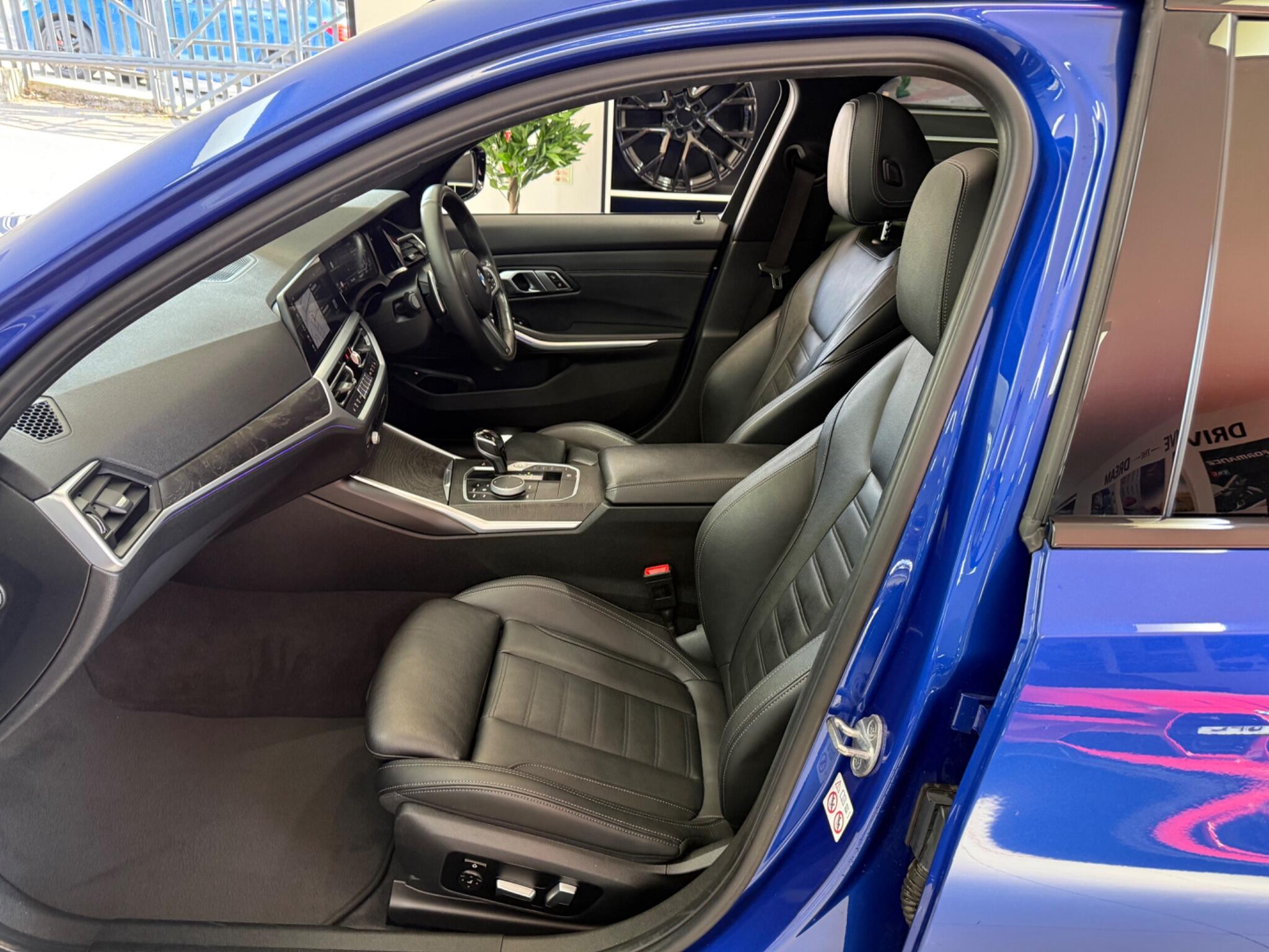 BMW 3 Series view 37