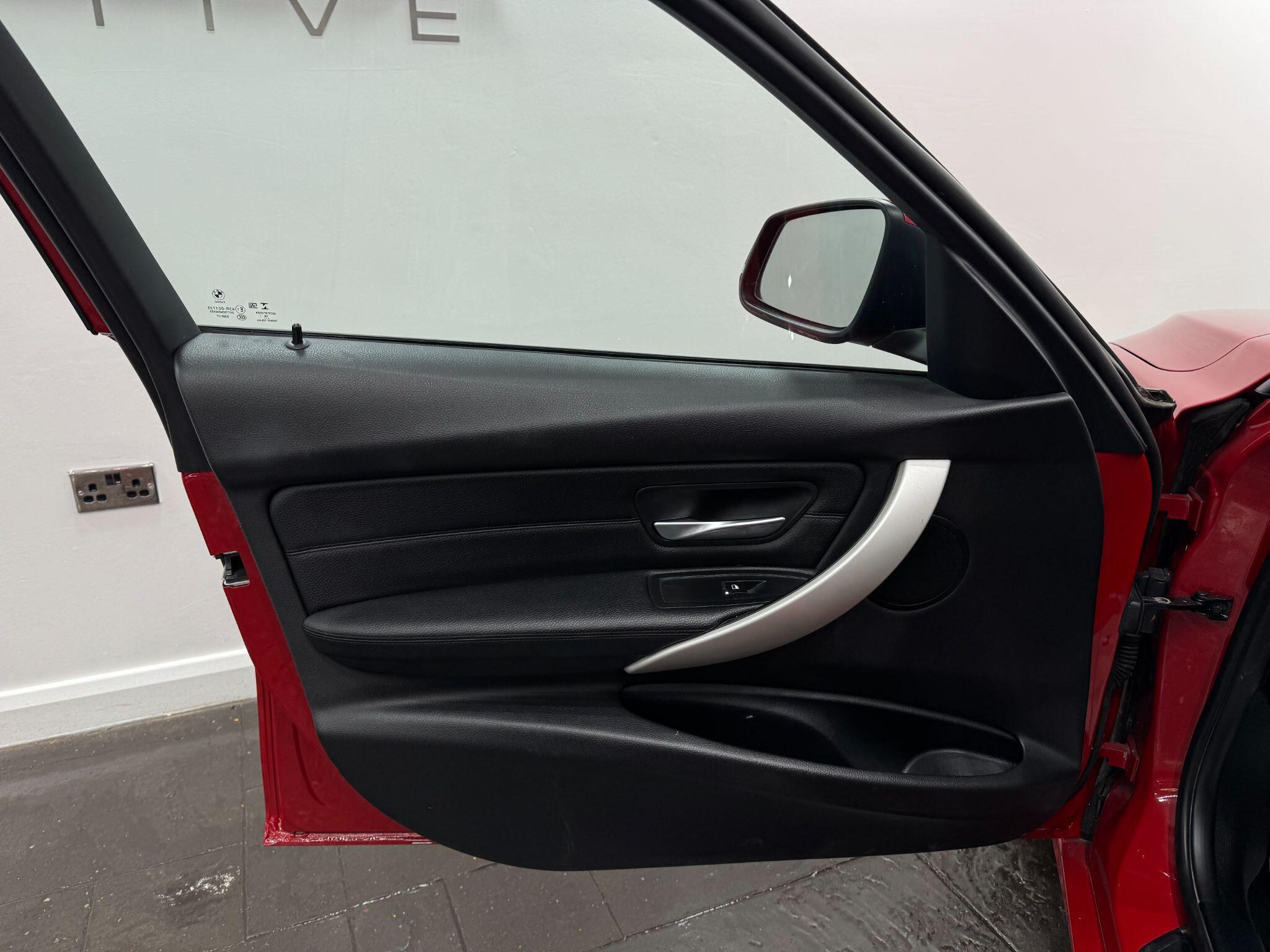 BMW 3 Series view 49