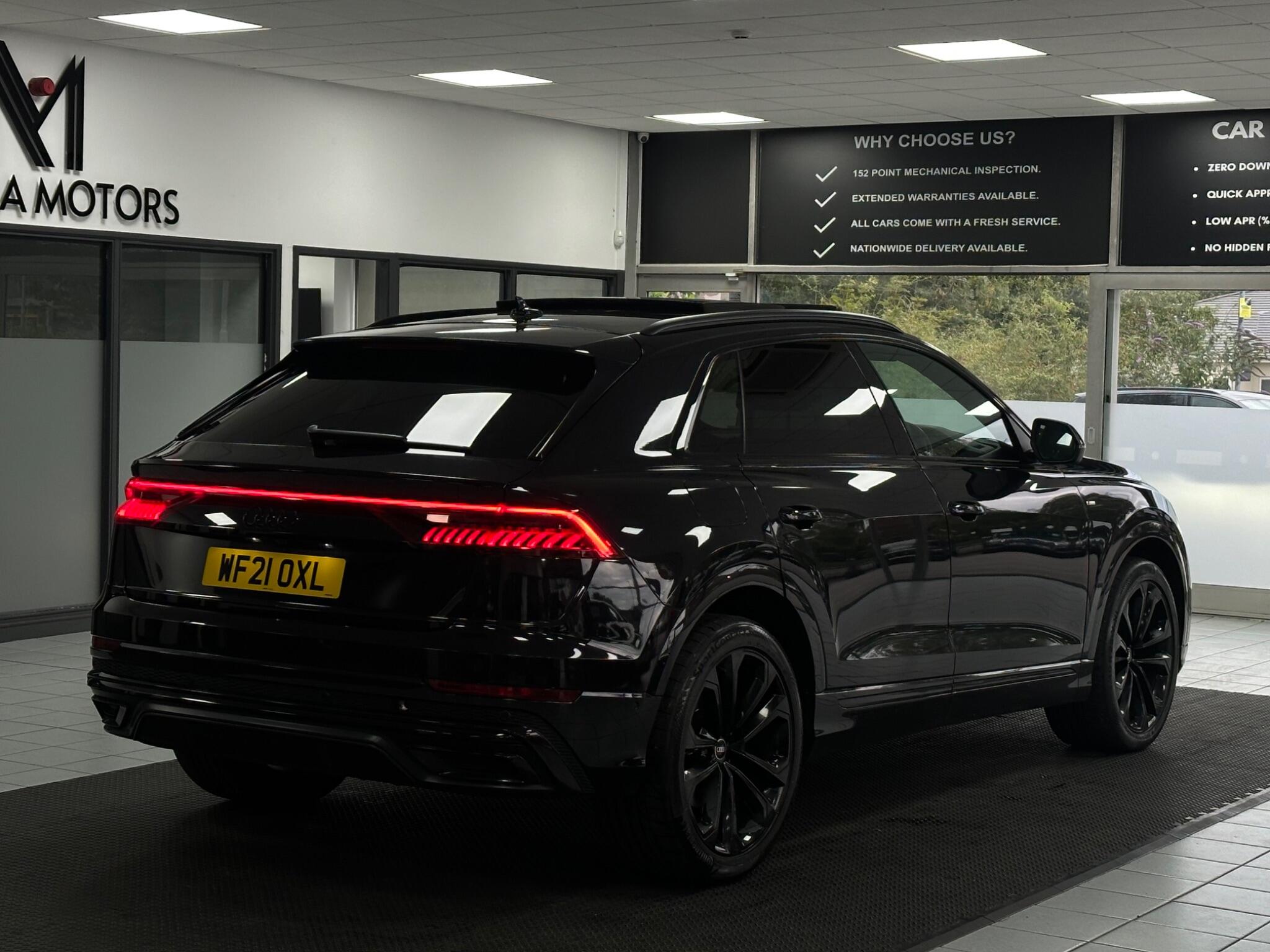 Audi Q8 view 13