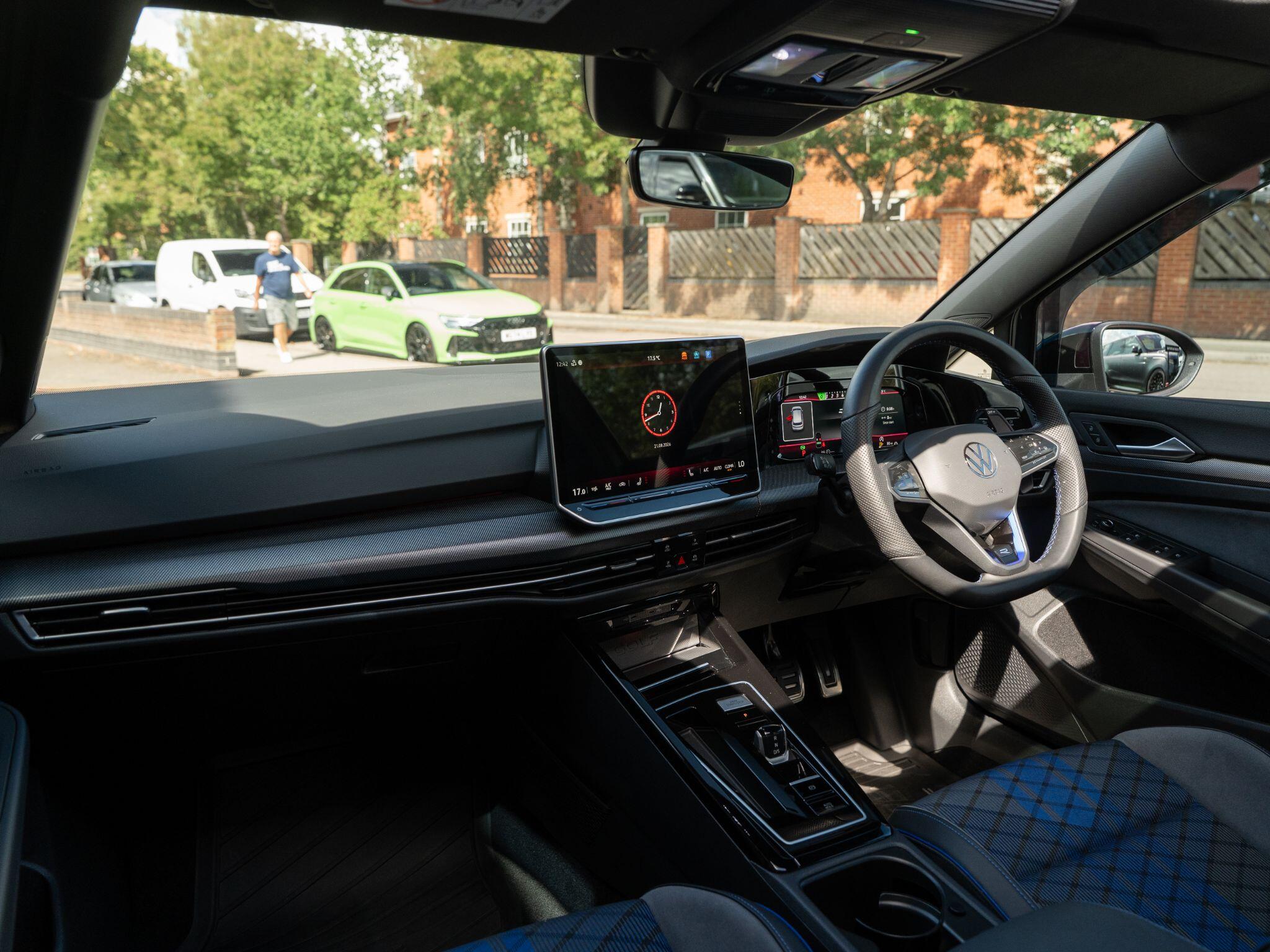 Volkswagen Golf view 41