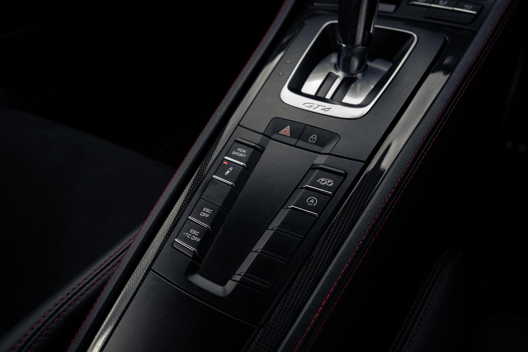 Porsche 718 Cayman view 7