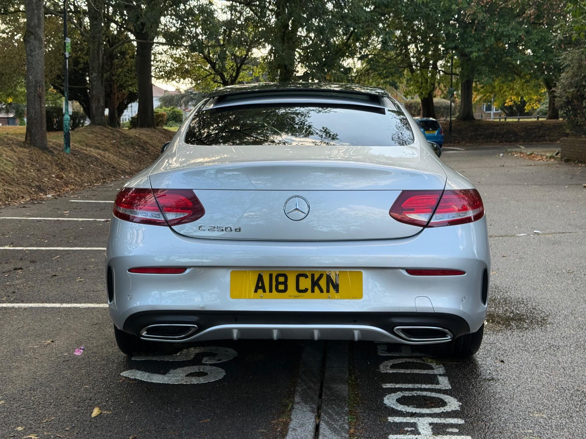 Mercedes-Benz C-Class view 4