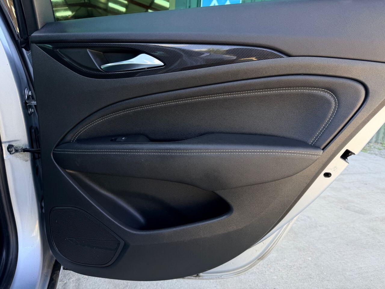 Vauxhall Insignia view 21