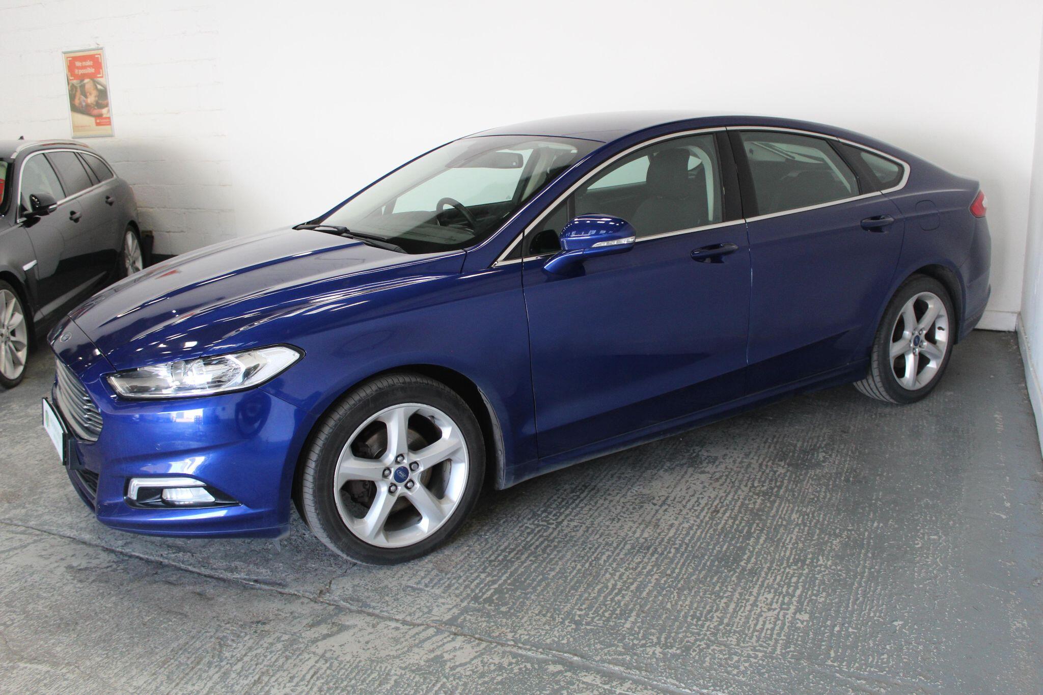 Ford Mondeo view 5