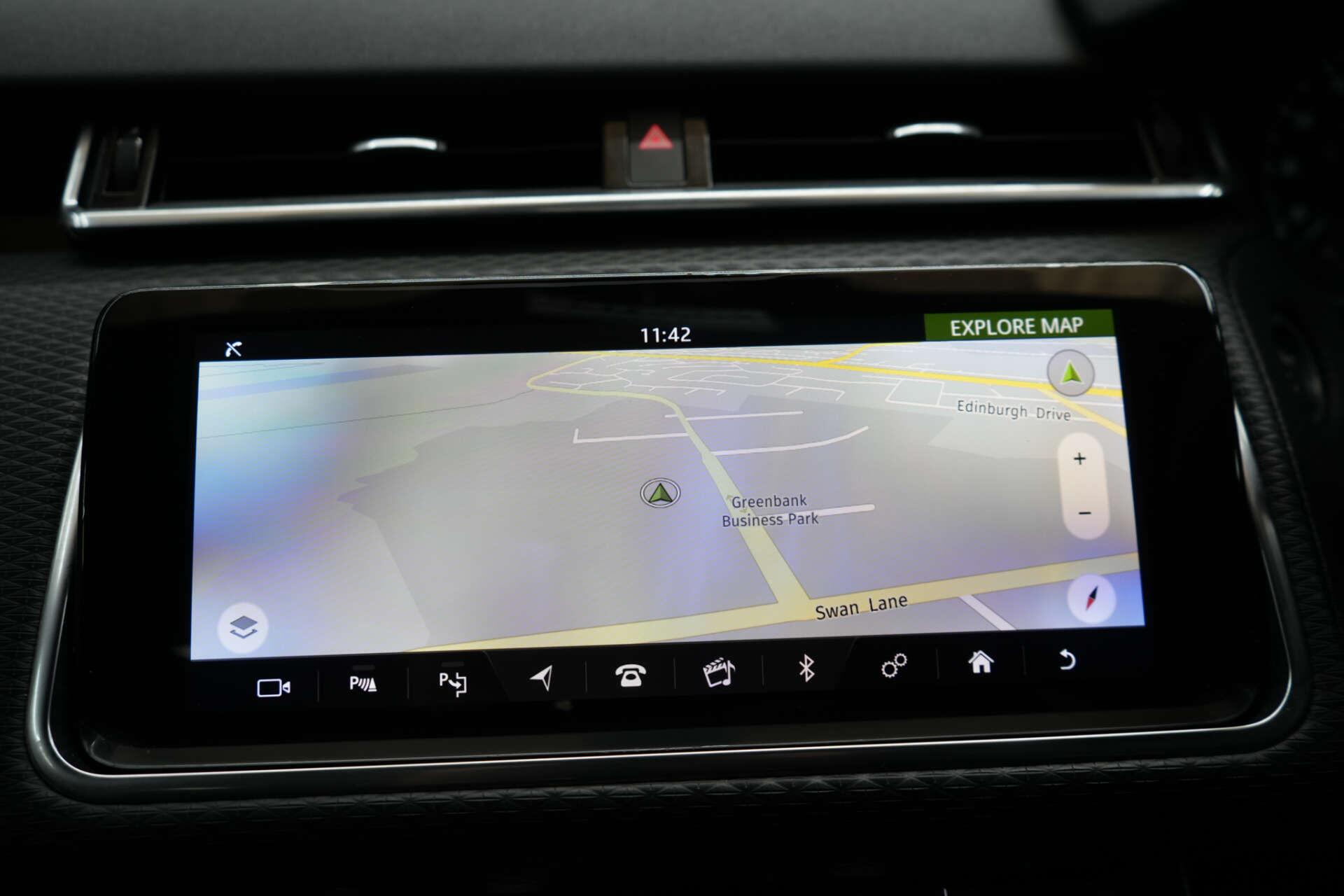 Land Rover Range Rover Velar view 39