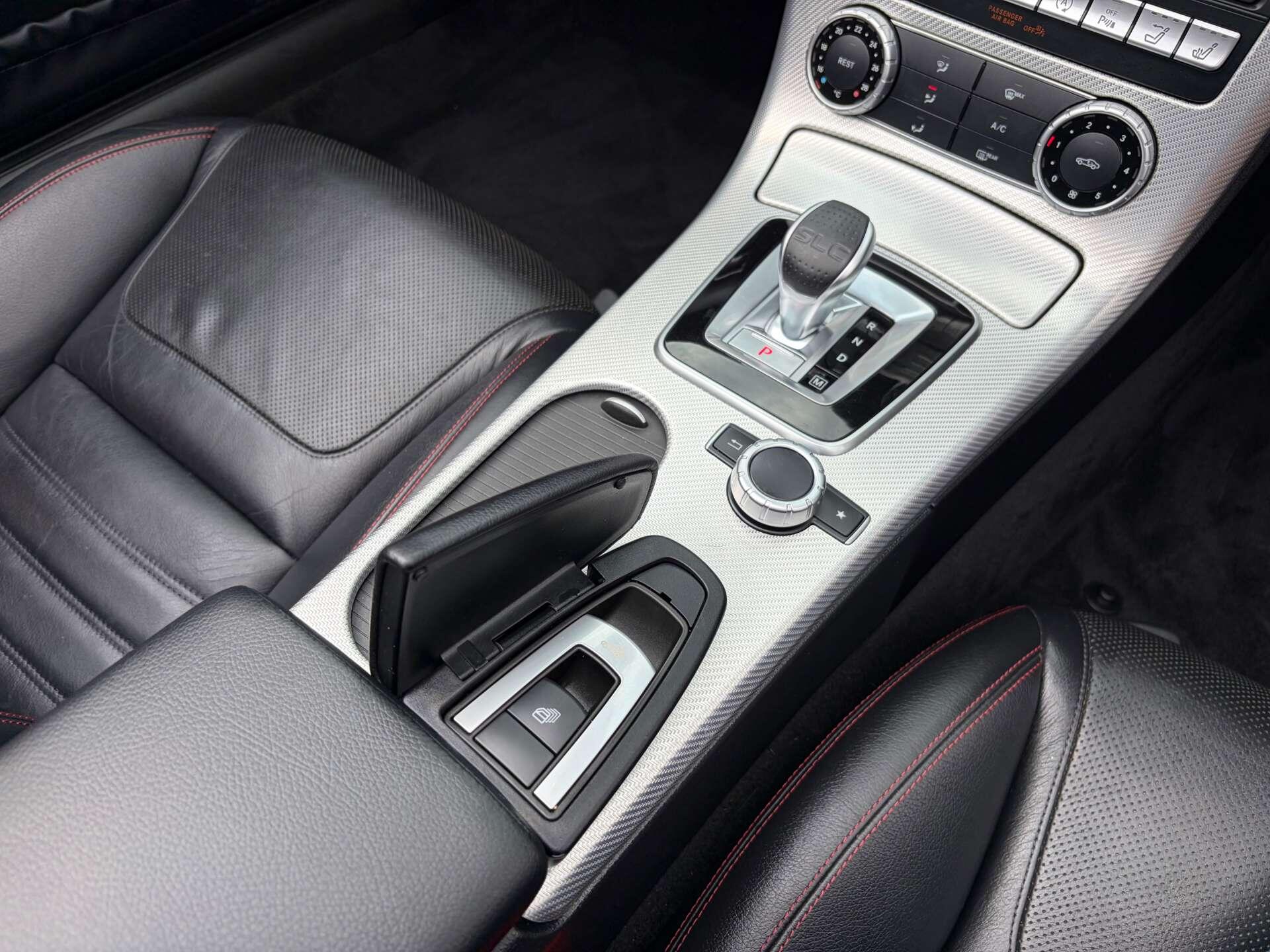 Mercedes-Benz SLC view 35