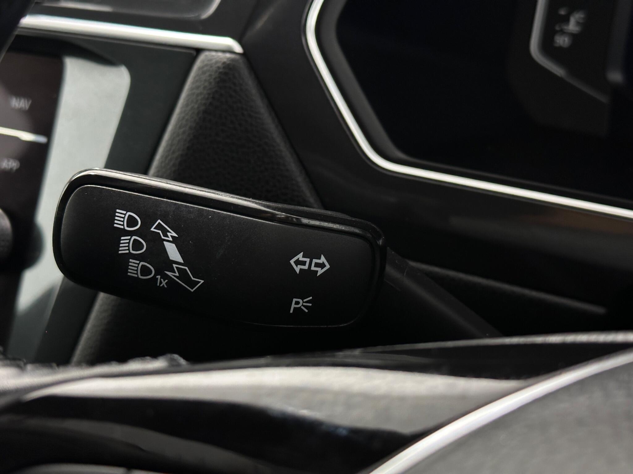 Volkswagen Tiguan Allspace view 13