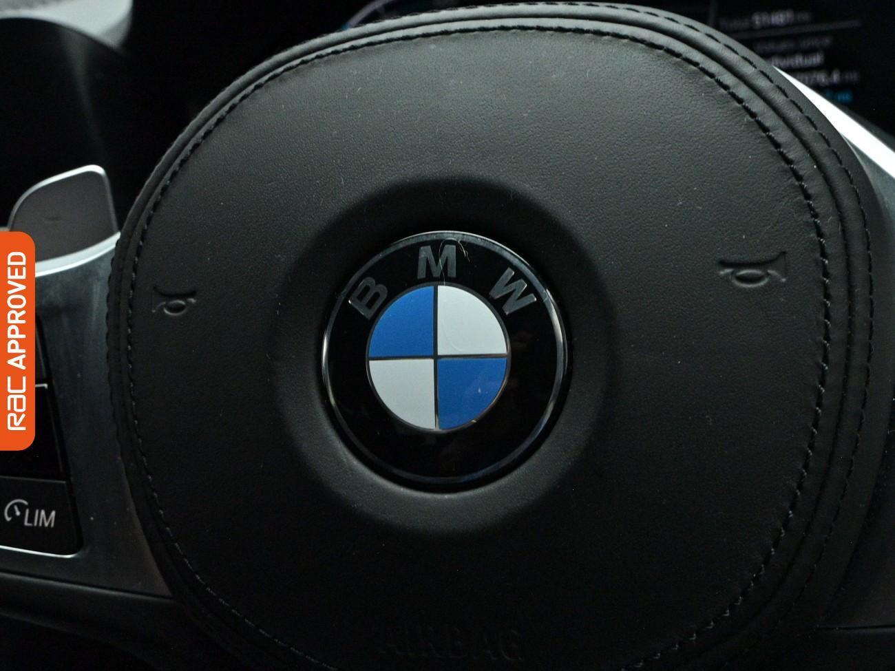 BMW 3 Series view 25