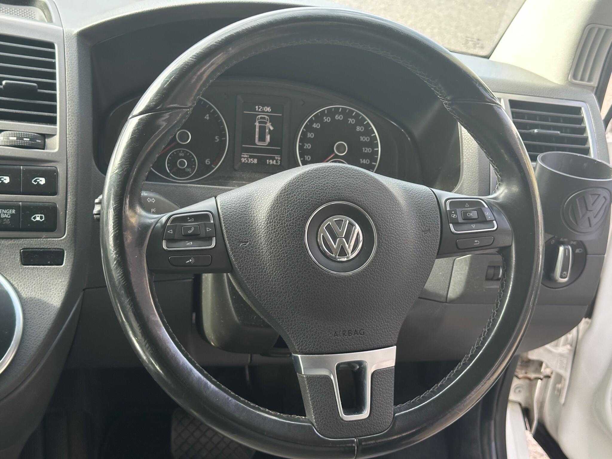Volkswagen Caravelle view 33