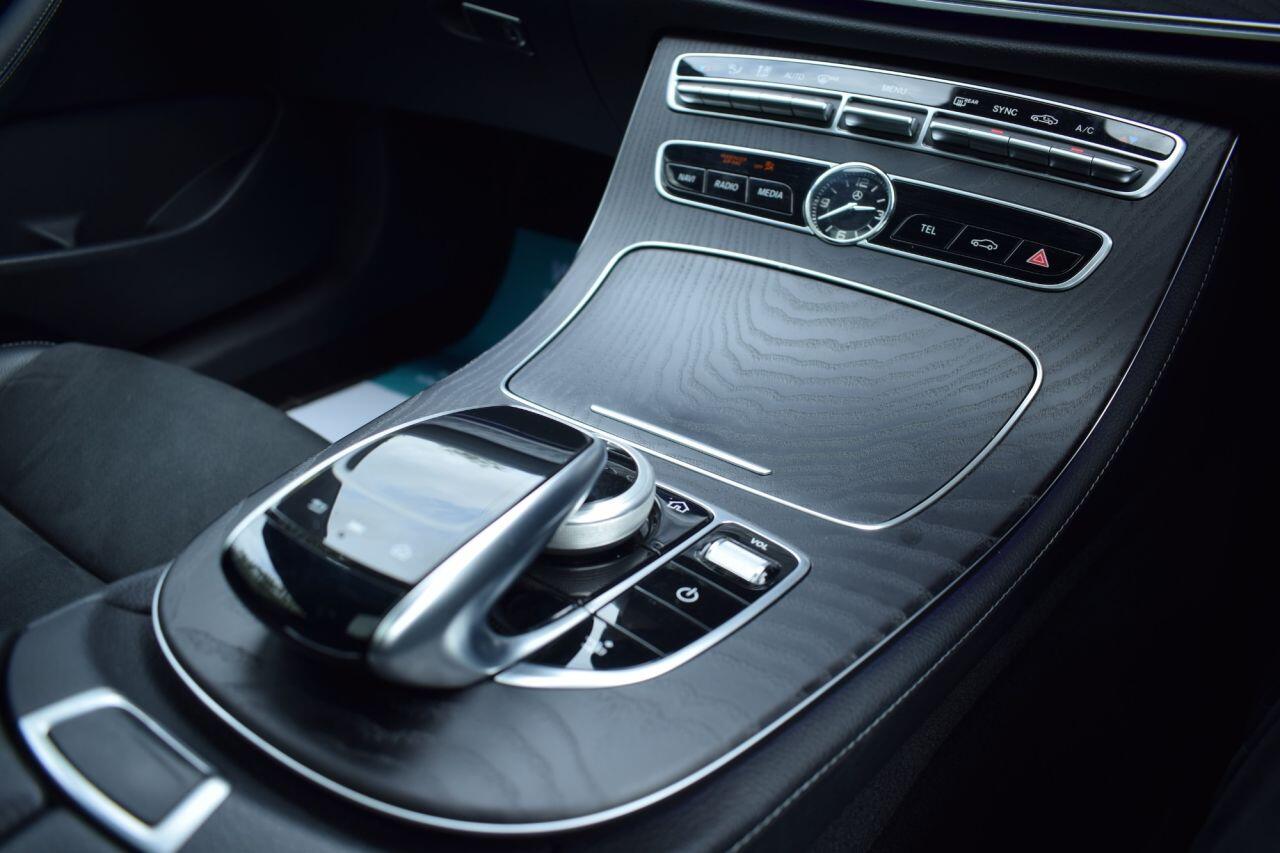 Mercedes-Benz E-Class view 24