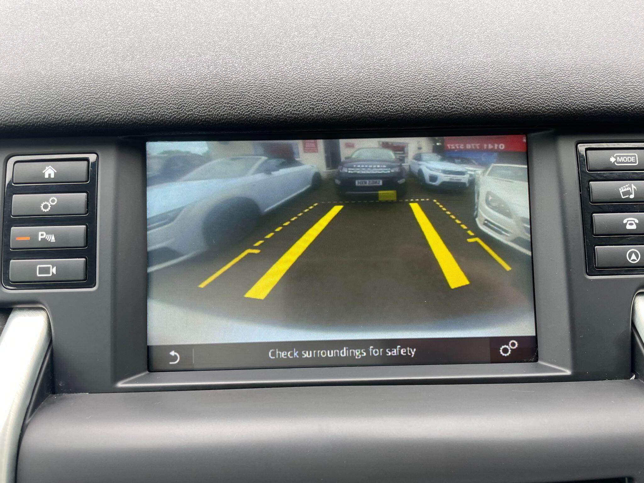 Land Rover Discovery Sport view 27
