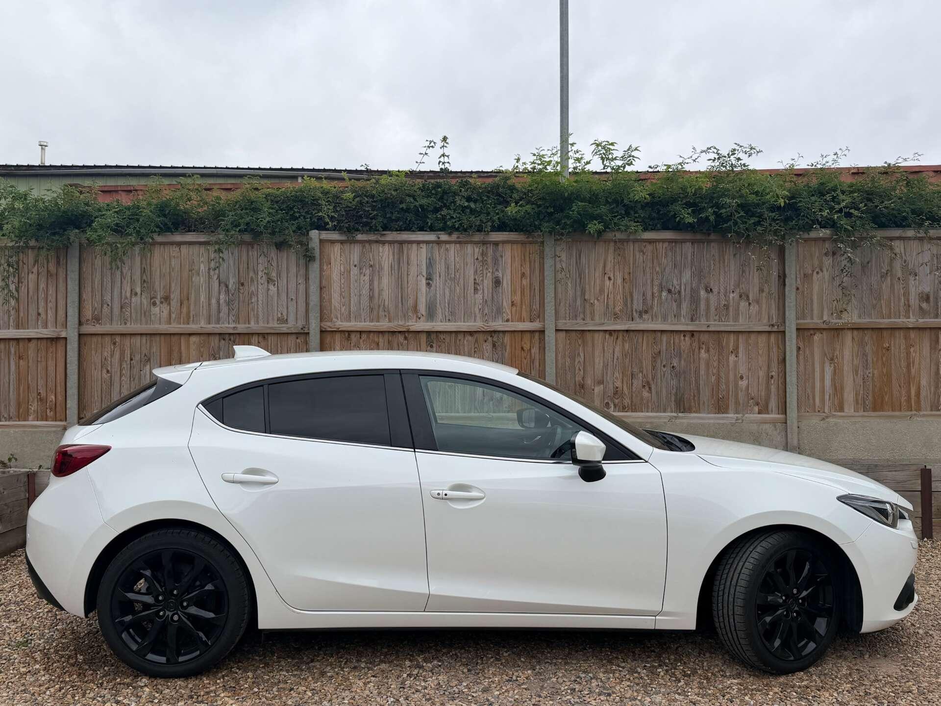 Mazda Mazda3 view 12