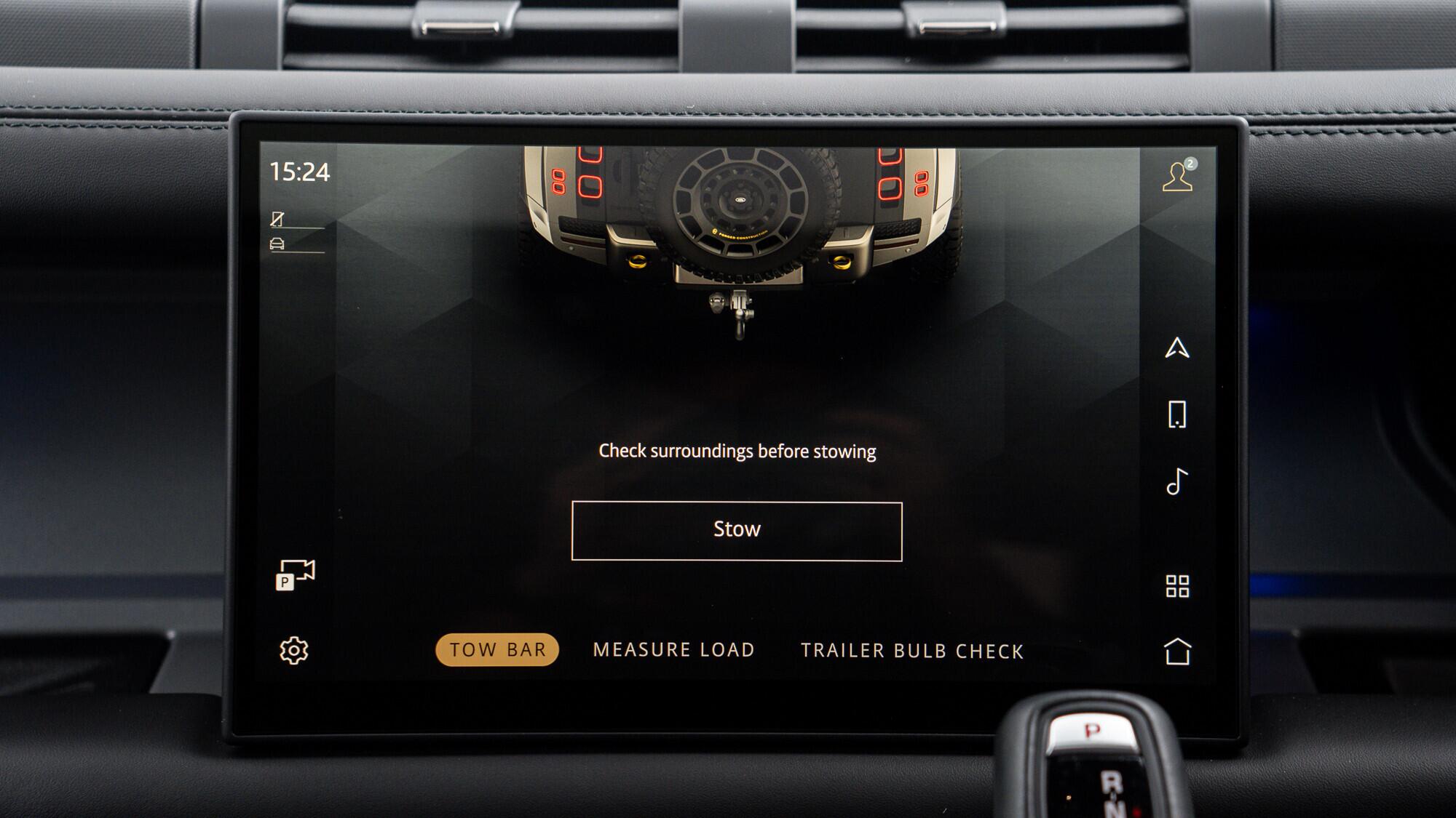 Land Rover Defender 110 view 35