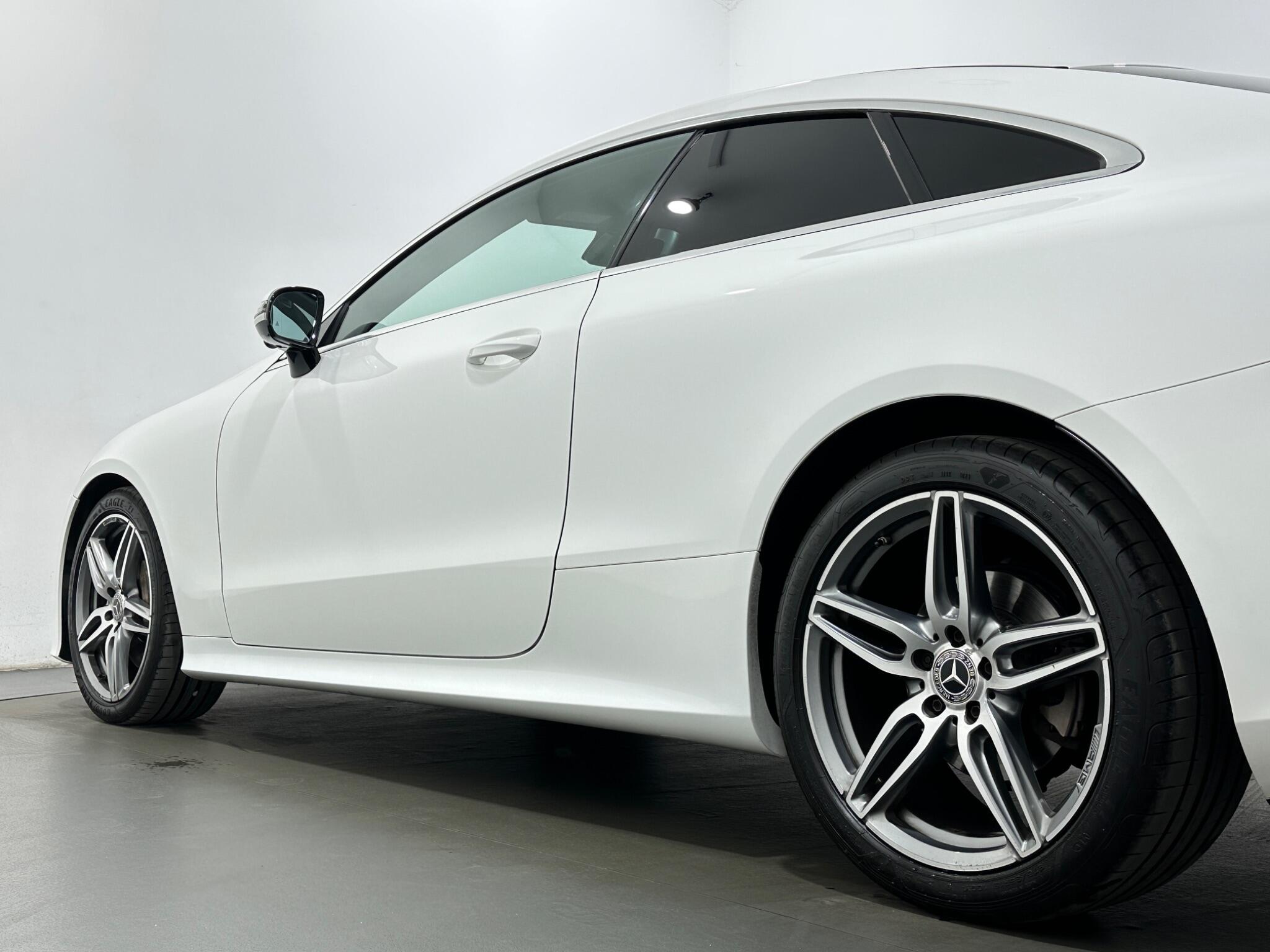 Mercedes-Benz E-Class view 47