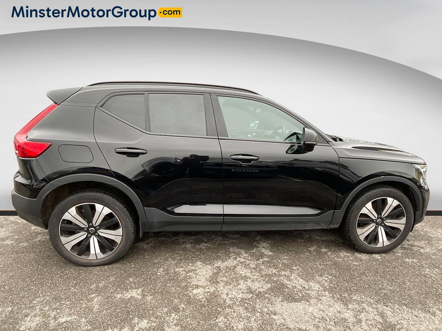 Volvo XC40 view 2