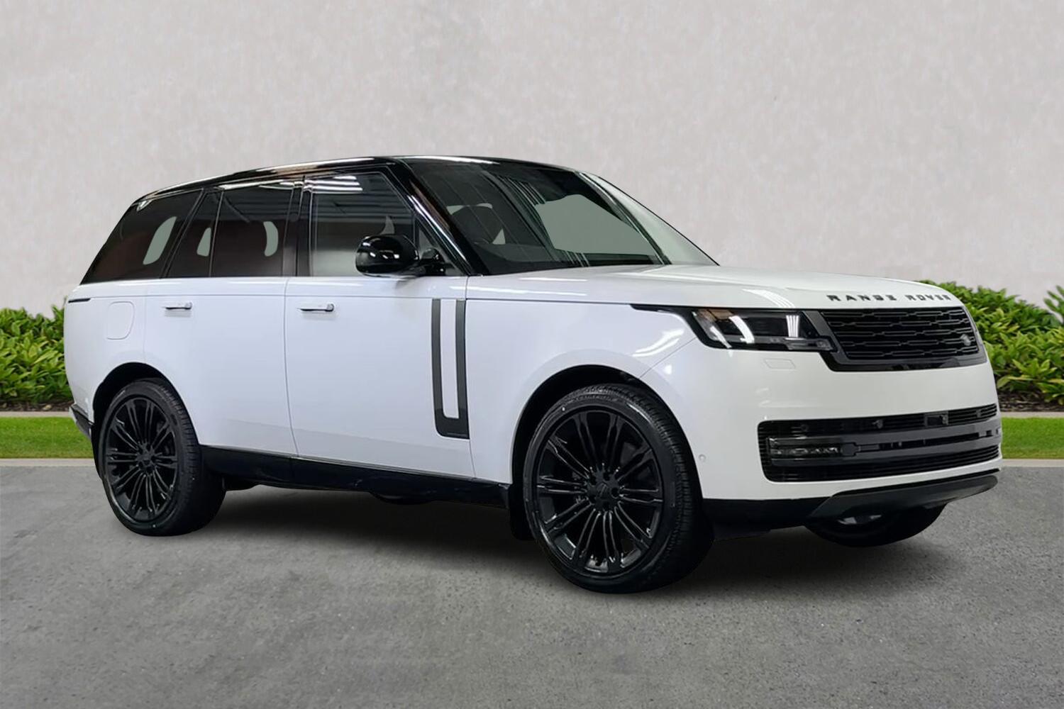 Land Rover Range Rover in White for sale