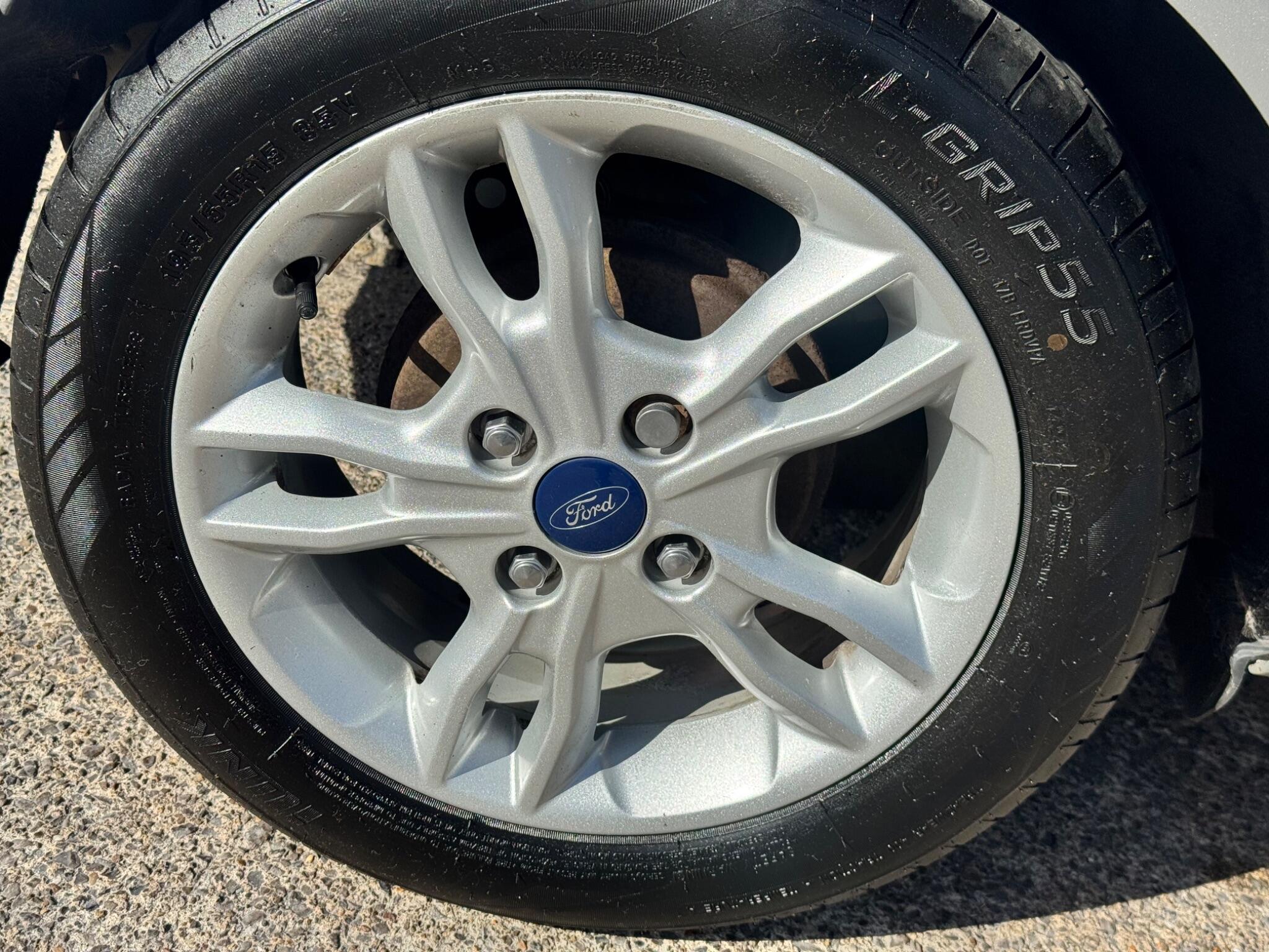 Ford Fiesta view 39