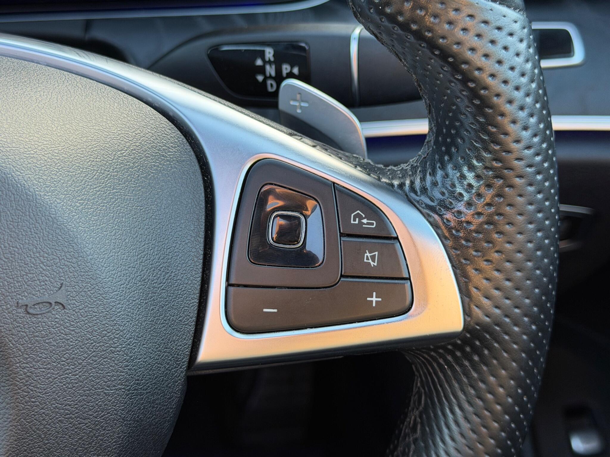 Mercedes-Benz E-Class view 28