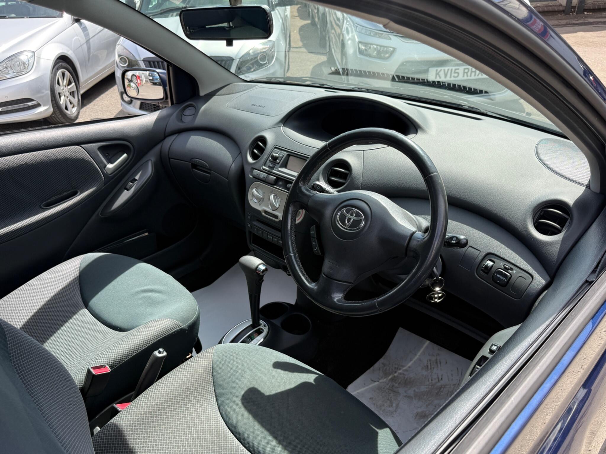 Toyota Yaris - Image 3