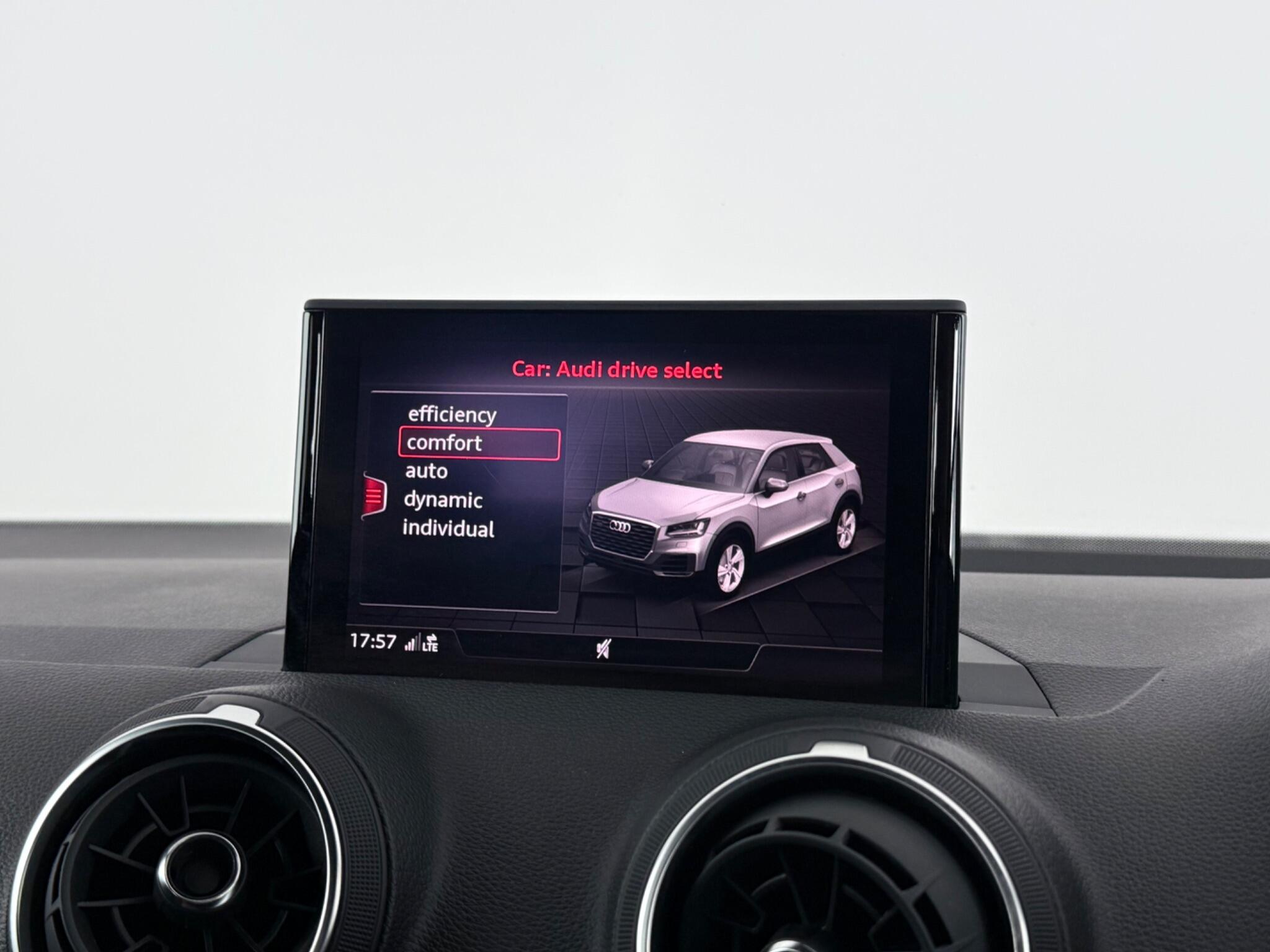 Audi Q2 view 30