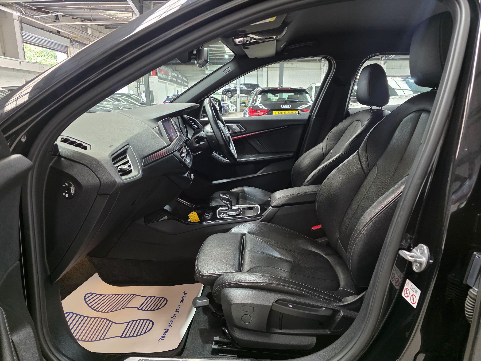 BMW 1 Series view 24