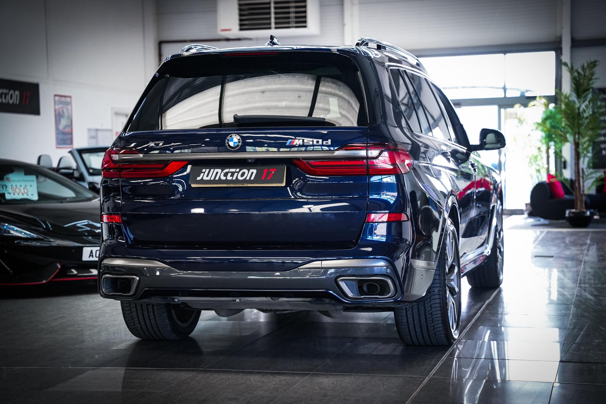 BMW X7 view 15