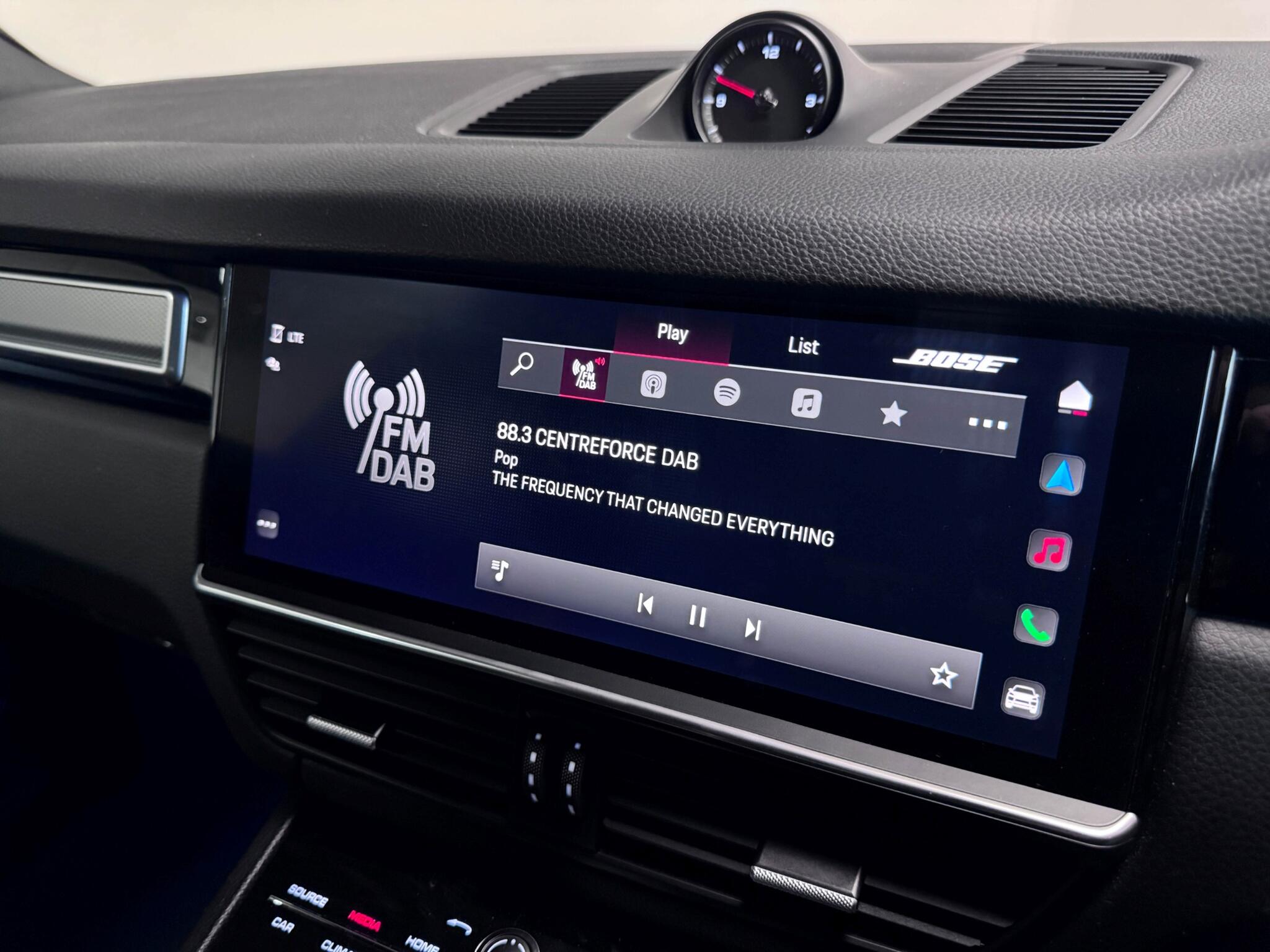 Porsche Cayenne view 43