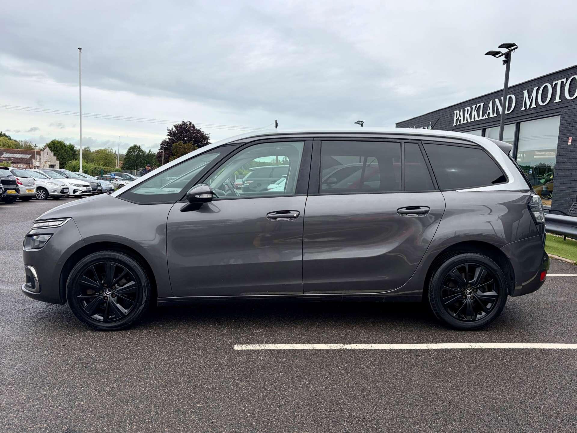 Citroen Grand C4 Picasso view 5