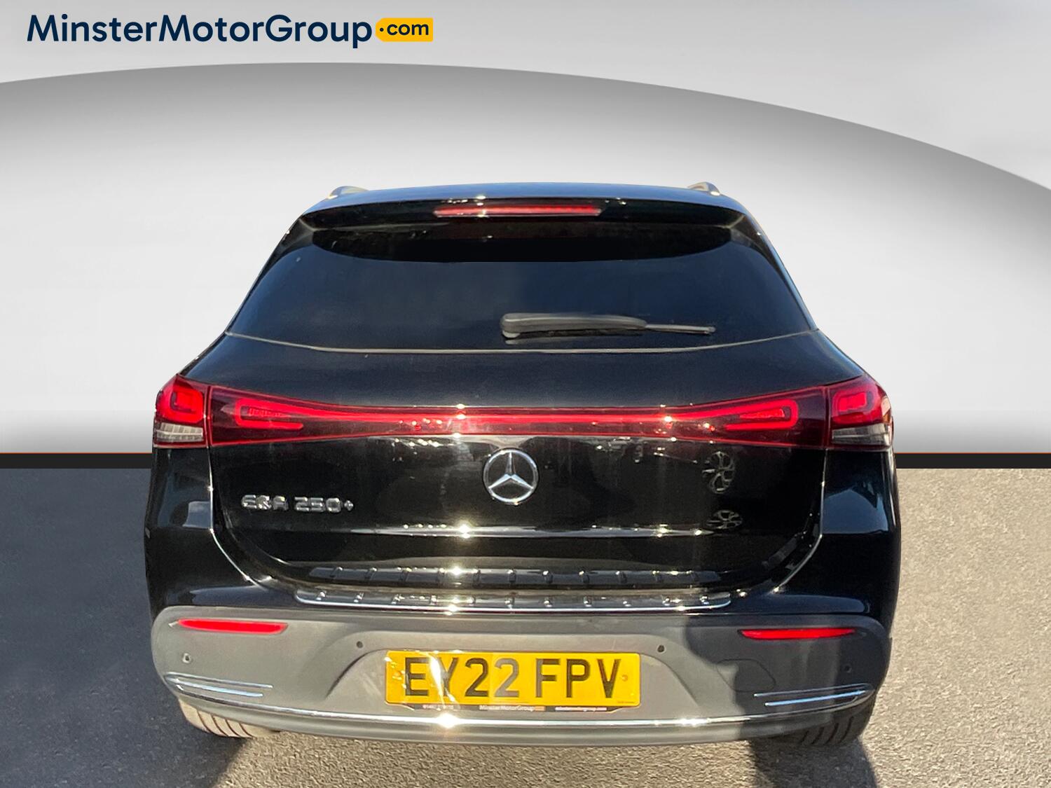 Mercedes-Benz EQA view 3