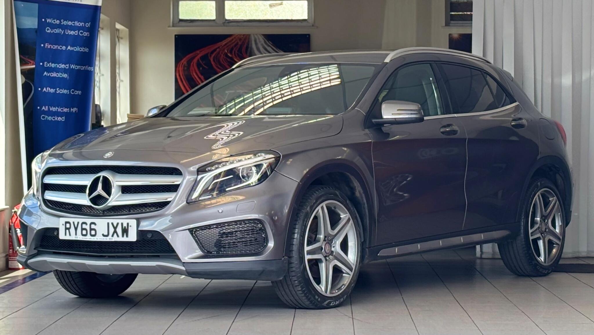 Mercedes-Benz Gla view 3