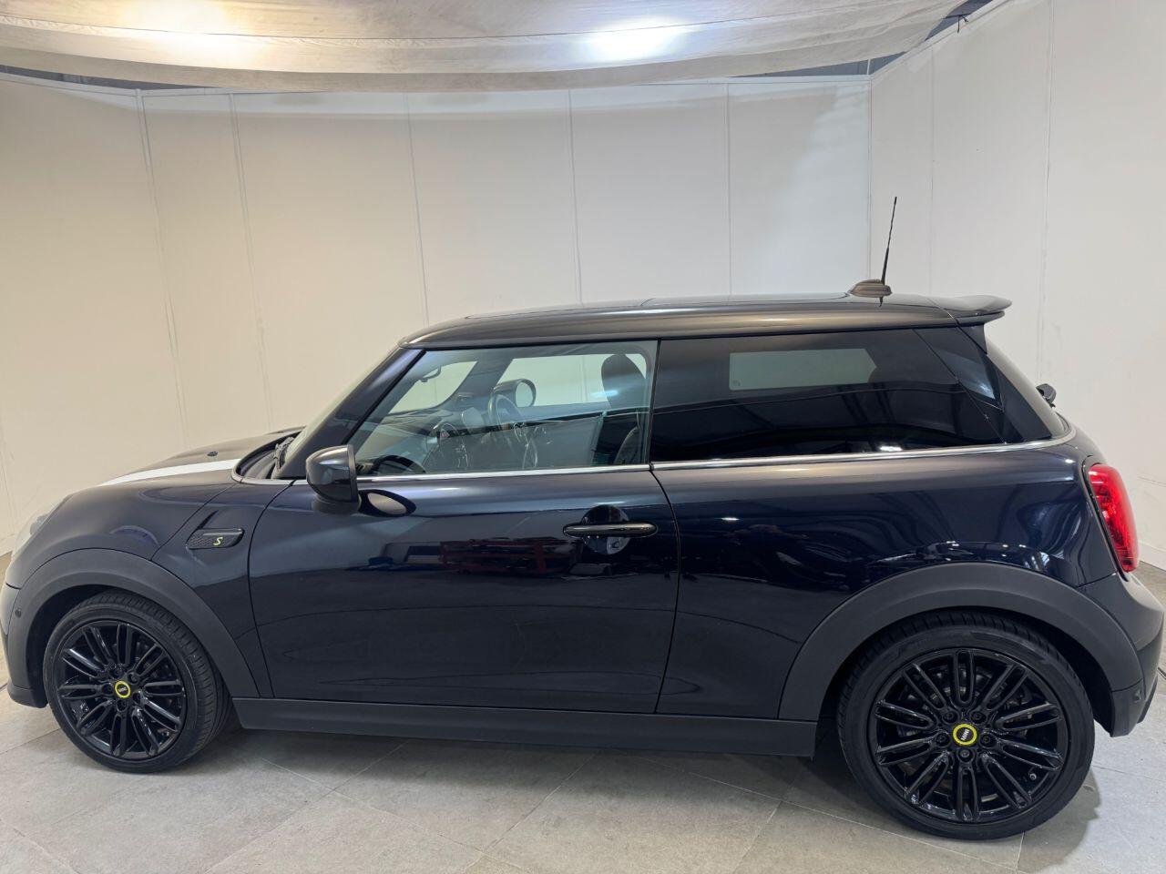 Mini Electric Hatch view 8