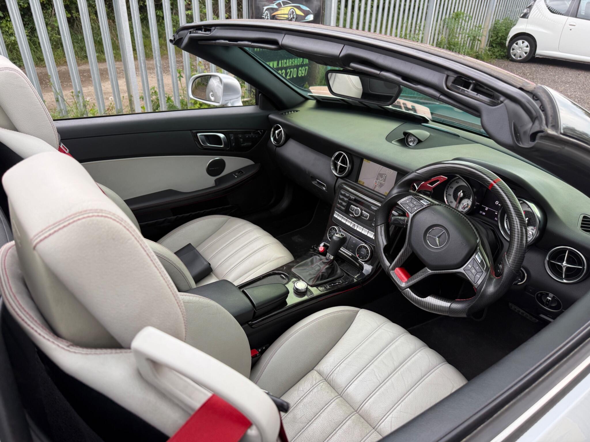 2012 Mercedes-Benz SLK image 32
