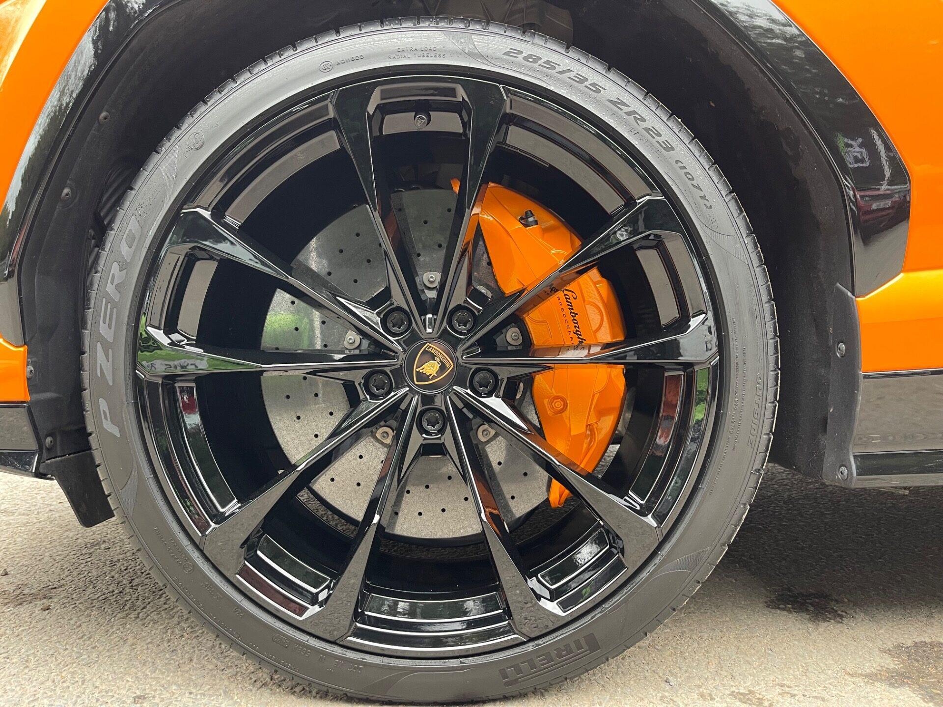 Lamborghini Urus view 82