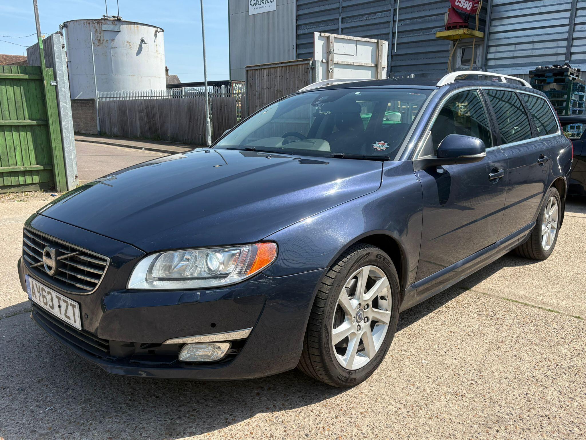 Volvo V70 view 7