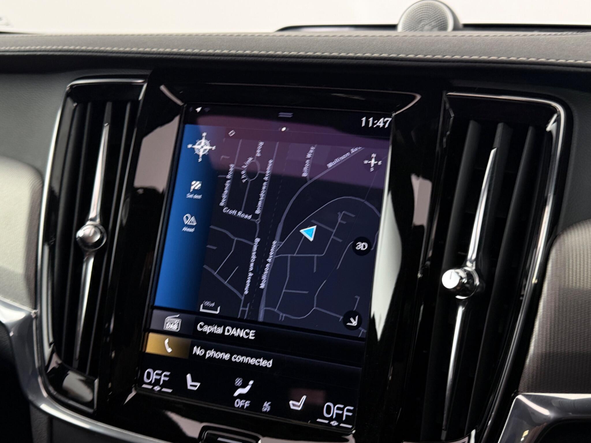 Volvo S90 view 27