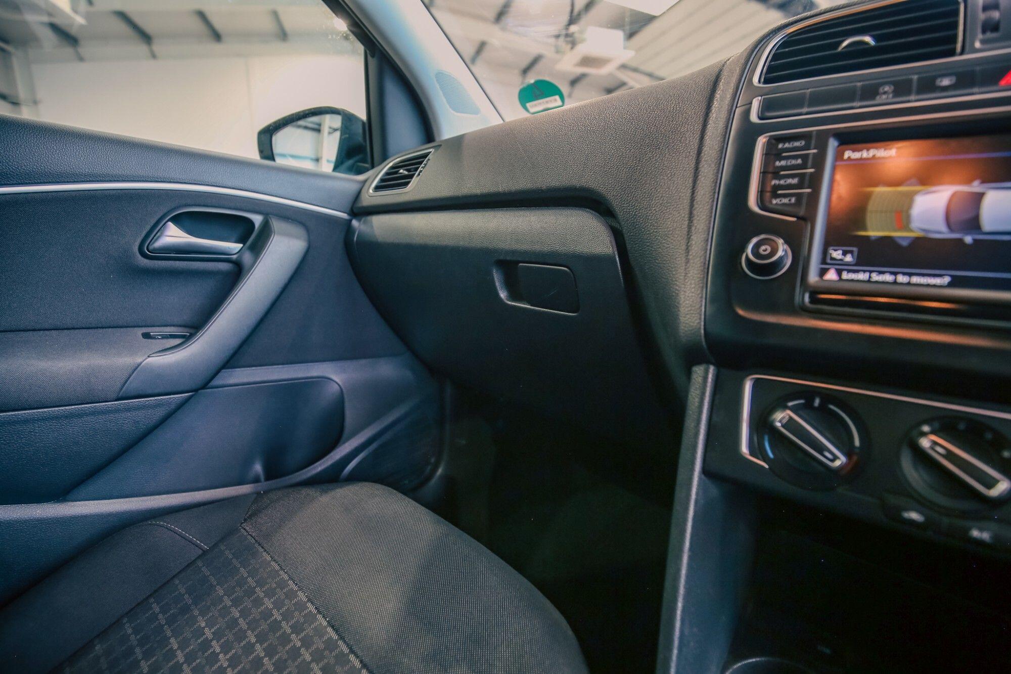 Volkswagen Polo view 20