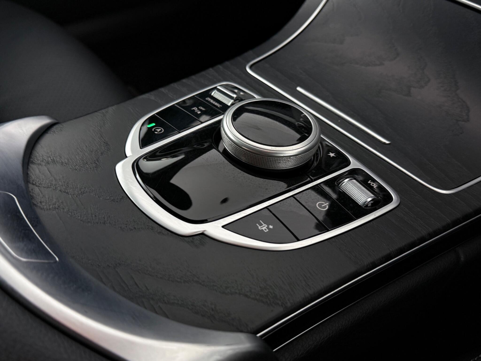 Mercedes-Benz C-Class view 20