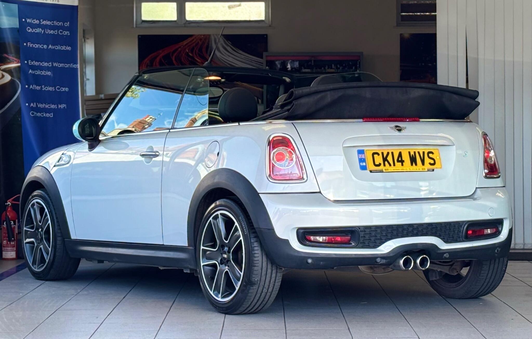 Mini Convertible view 7