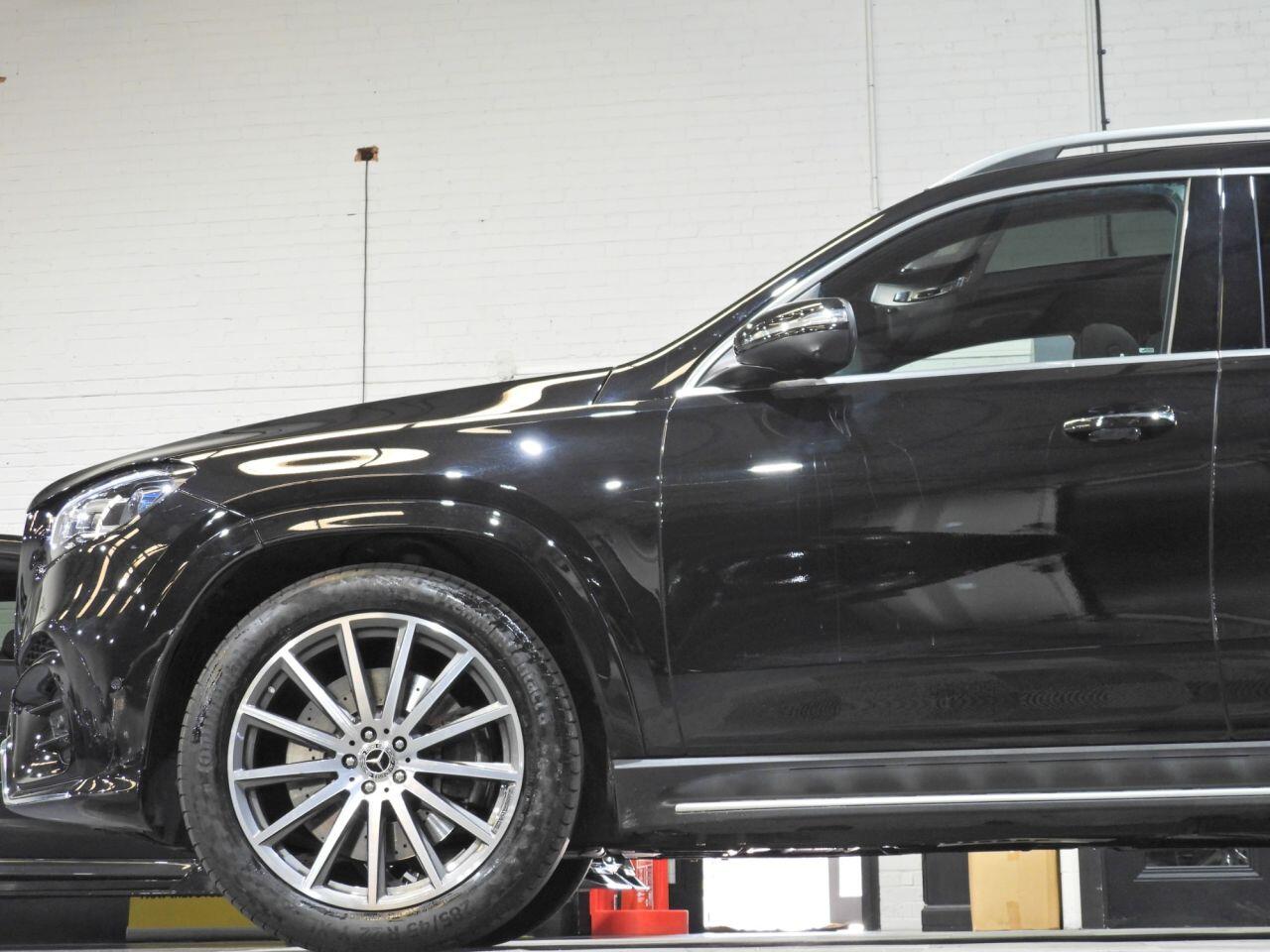 Mercedes-Benz GLS view 14