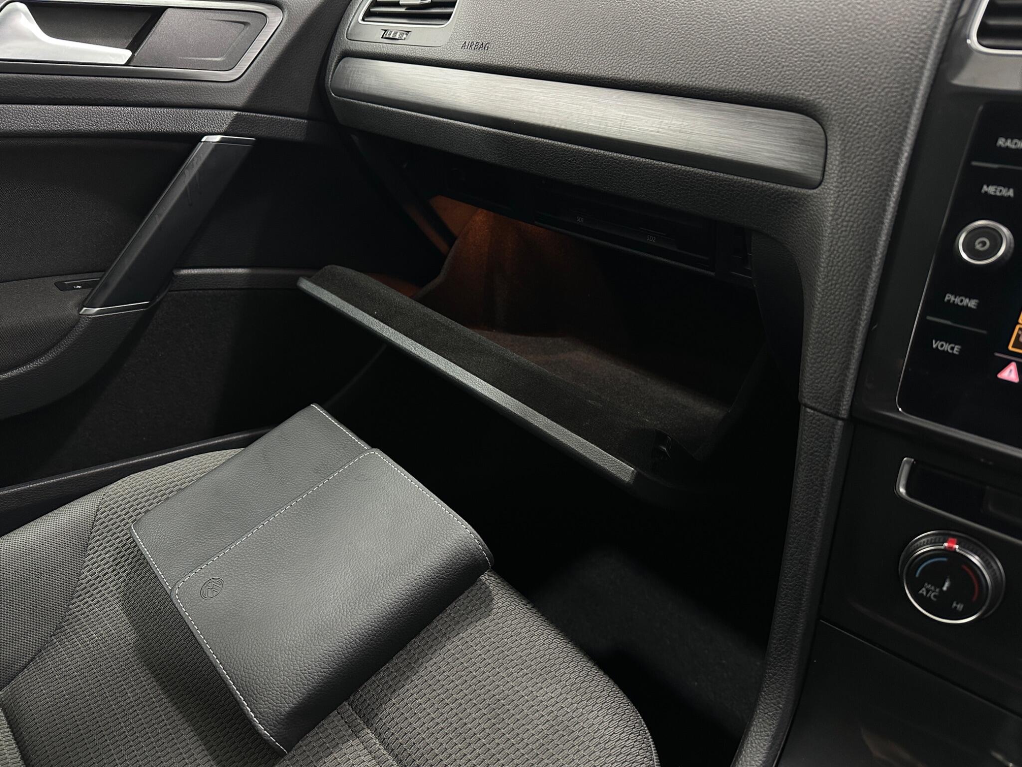 Volkswagen Golf view 28