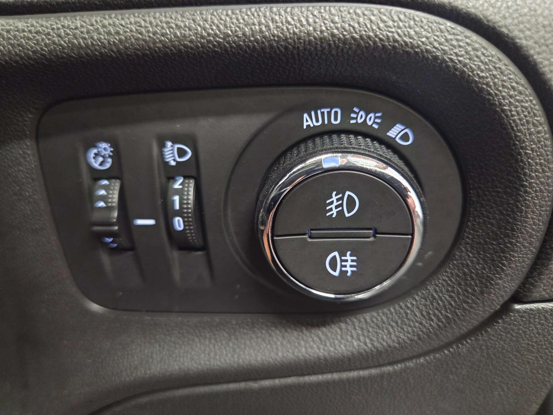 Vauxhall Grandland X view 12