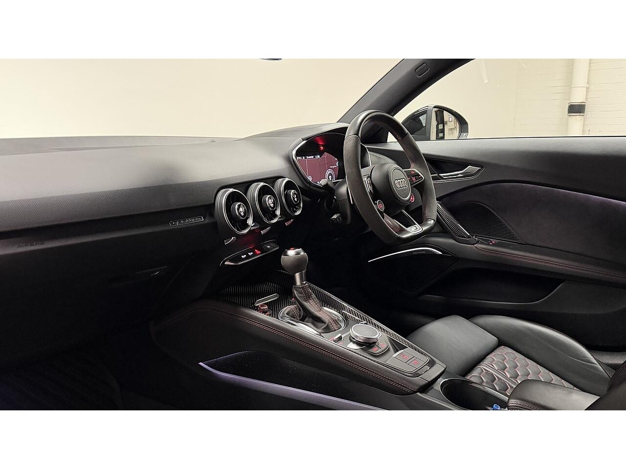 Audi TT RS view 24
