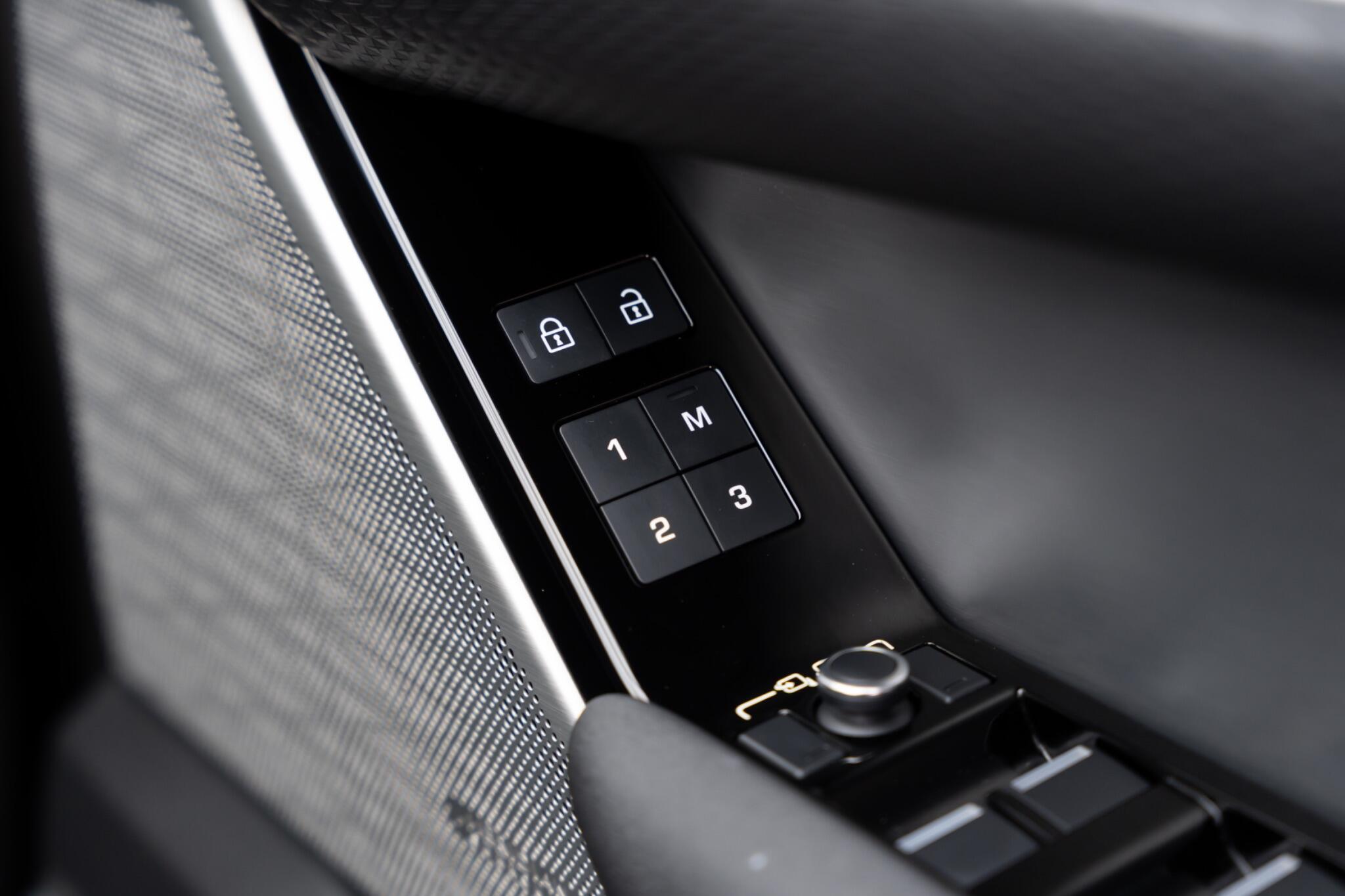 Land Rover Range Rover Velar view 15