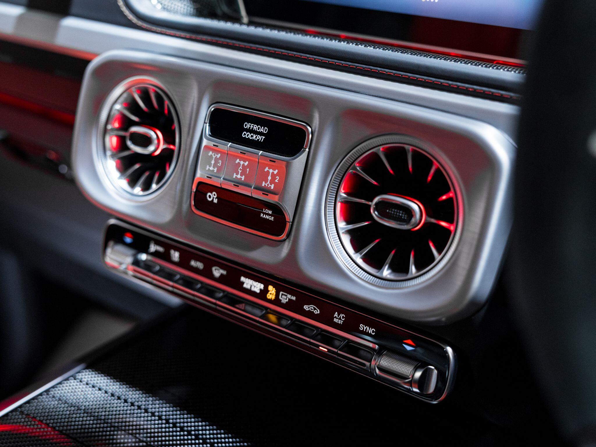 Mercedes-Benz G-Class view 29