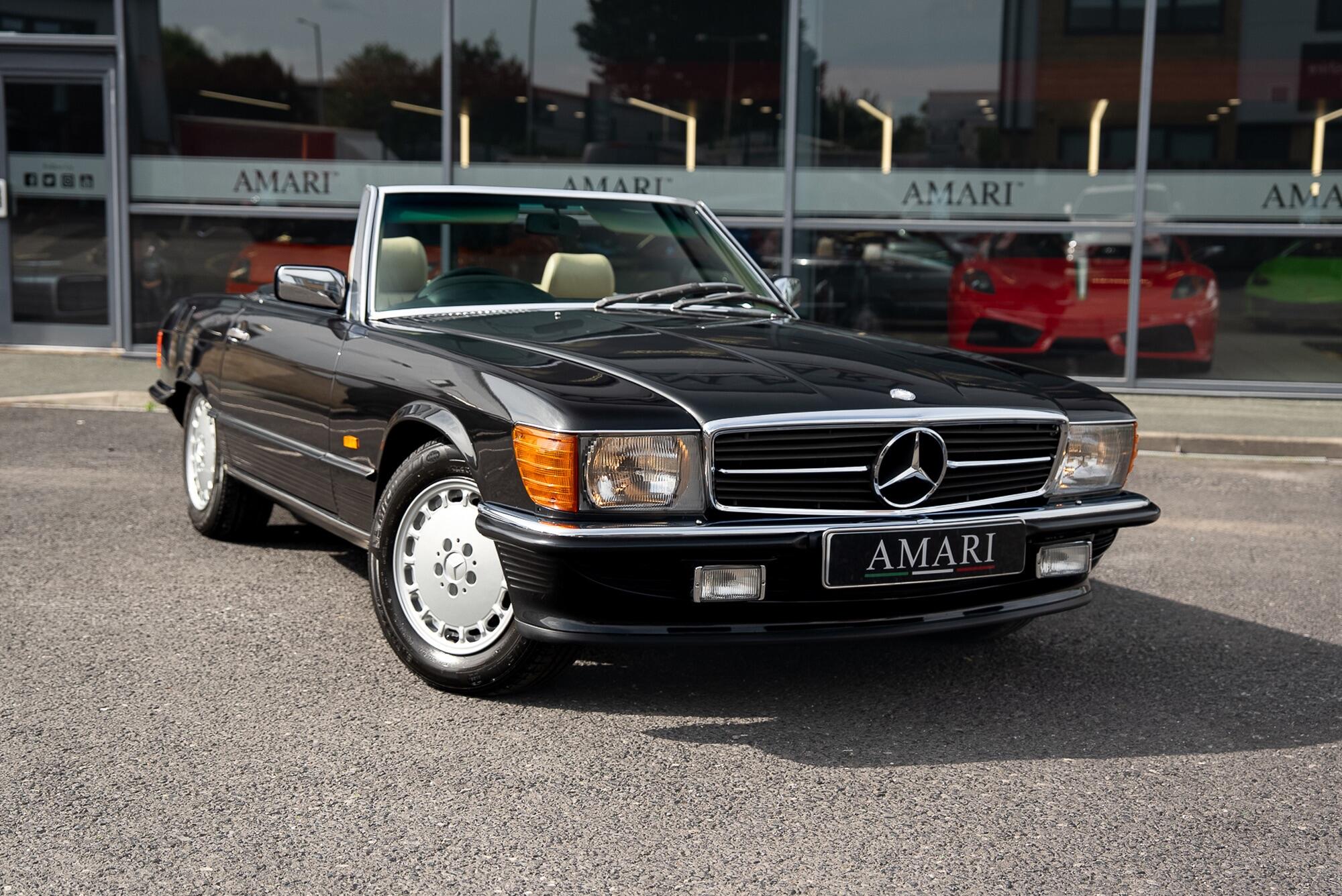 Mercedes-Benz 500 SL view 13