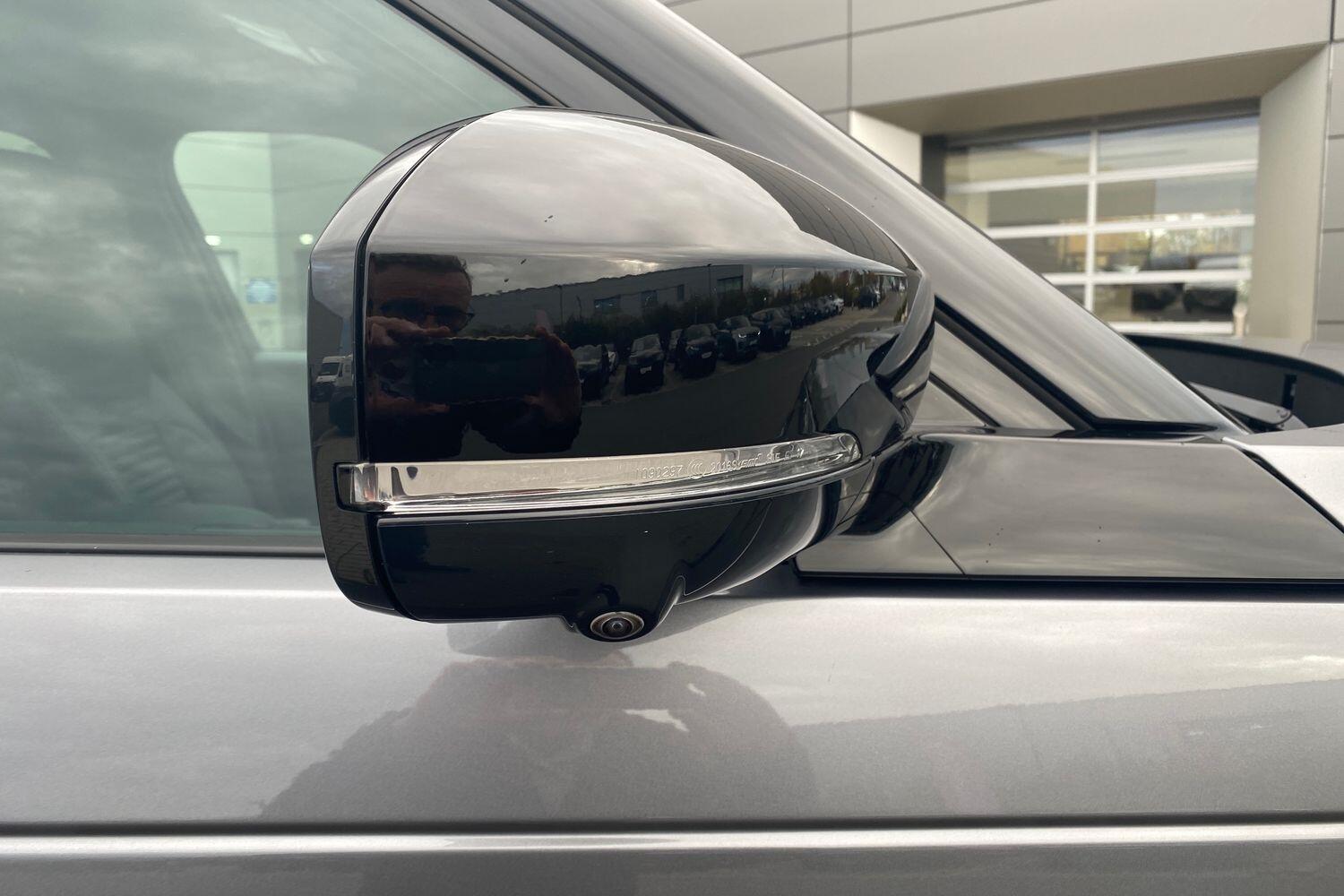 Land Rover Discovery view 38