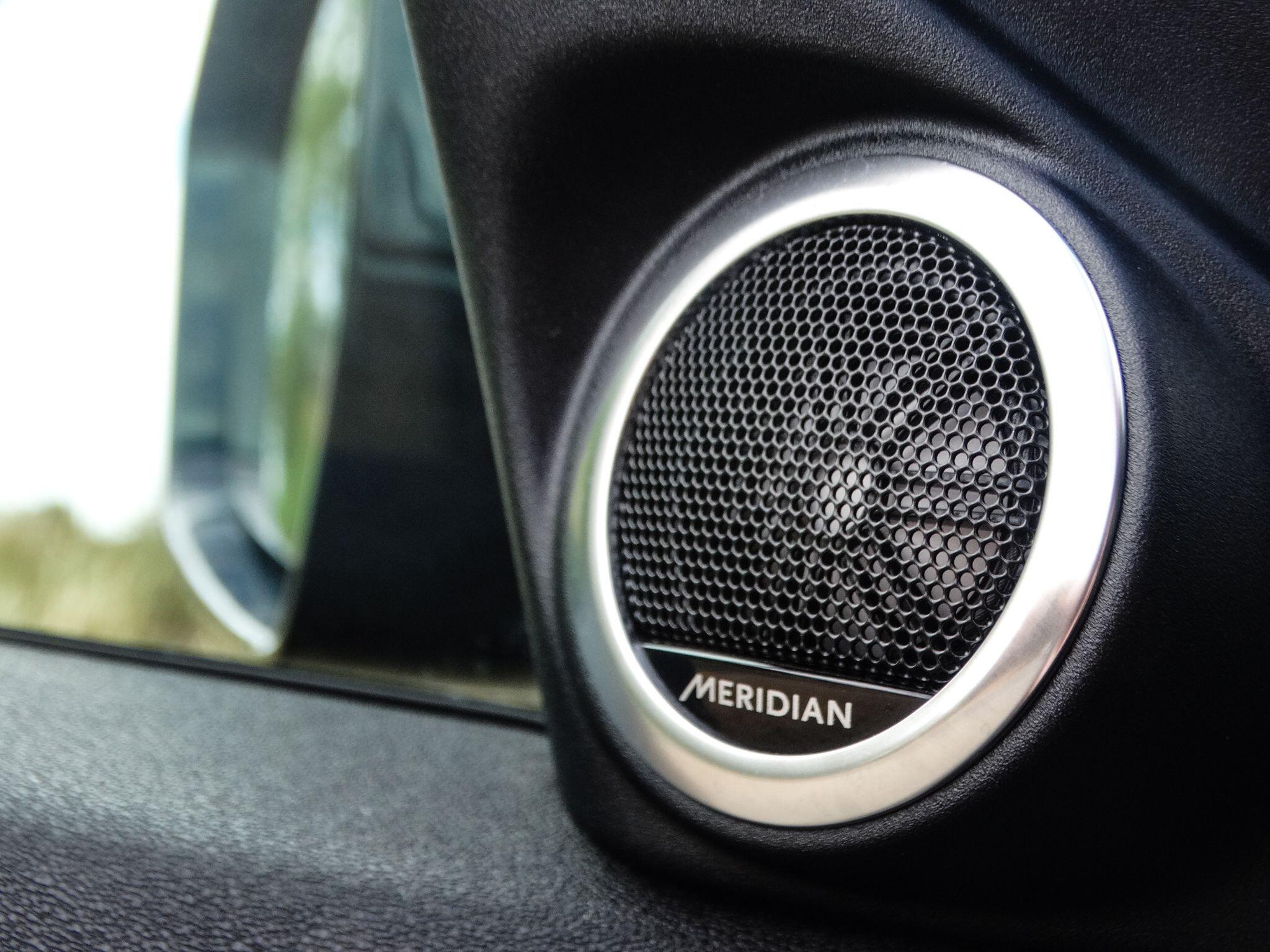 Land Rover Range Rover Evoque view 9