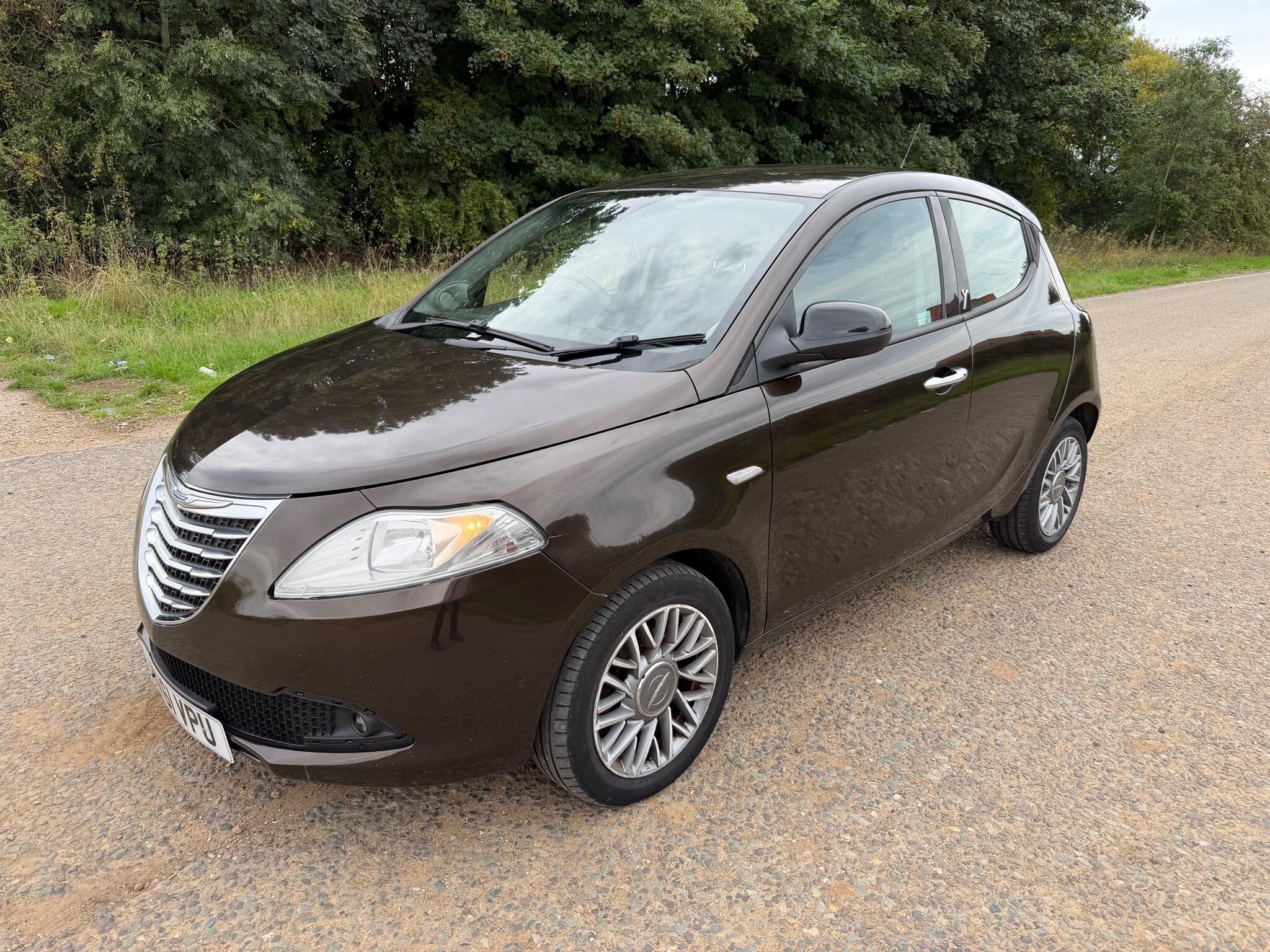 Chrysler Ypsilon view 10