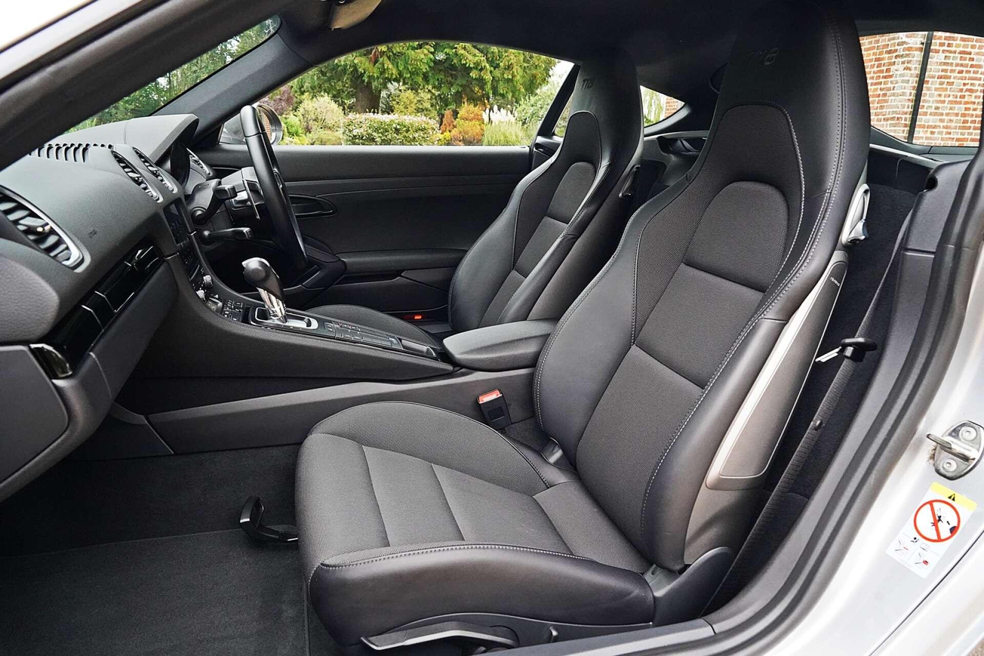 Porsche Cayman view 15