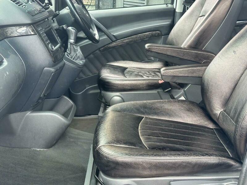 Mercedes-Benz Viano view 26
